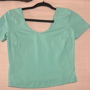 Lululemon cropped tee